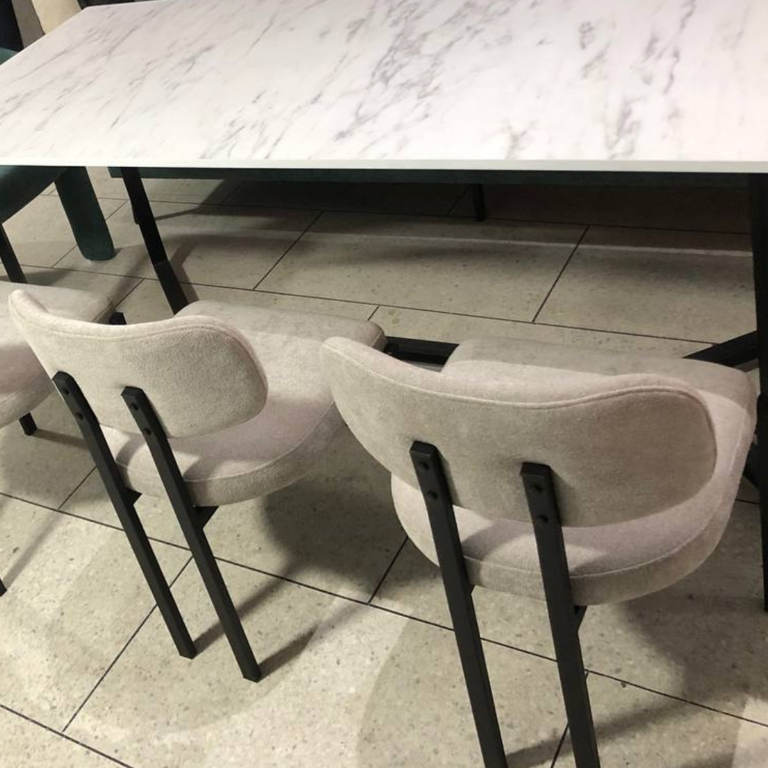 Chaise Franka – Élégance Moderne & Confort Haut de Gamme