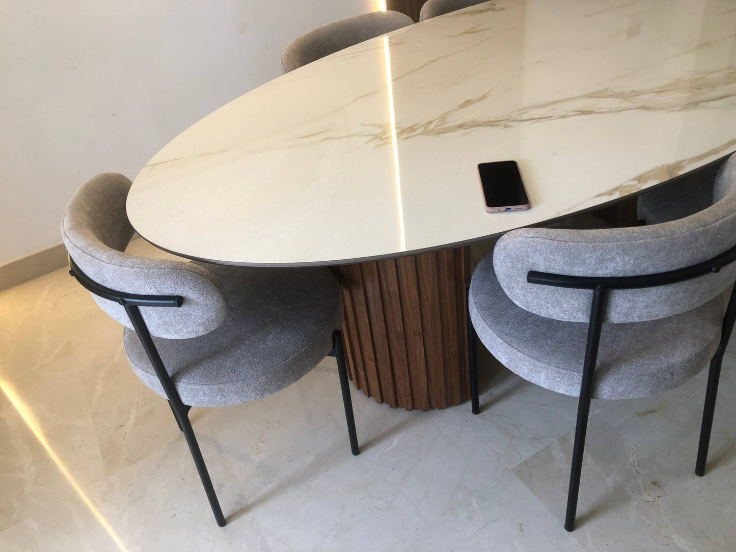 Chaise Nordic – Bouclette Chic et Personnalisation Complète
